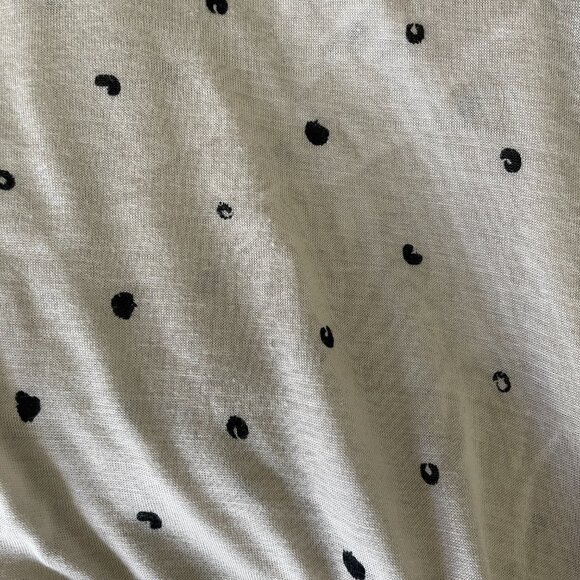 NEW Kensie Women’s Cream/Black Asymmetrical Lightweight polka dot Tshirt-Larg - Picture 5 of 8